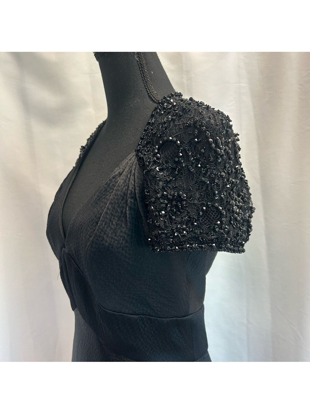 Badgley Mischka black beaded lace short sleeve silk formal evening gown 8 NWOT - Picture 6 of 17
